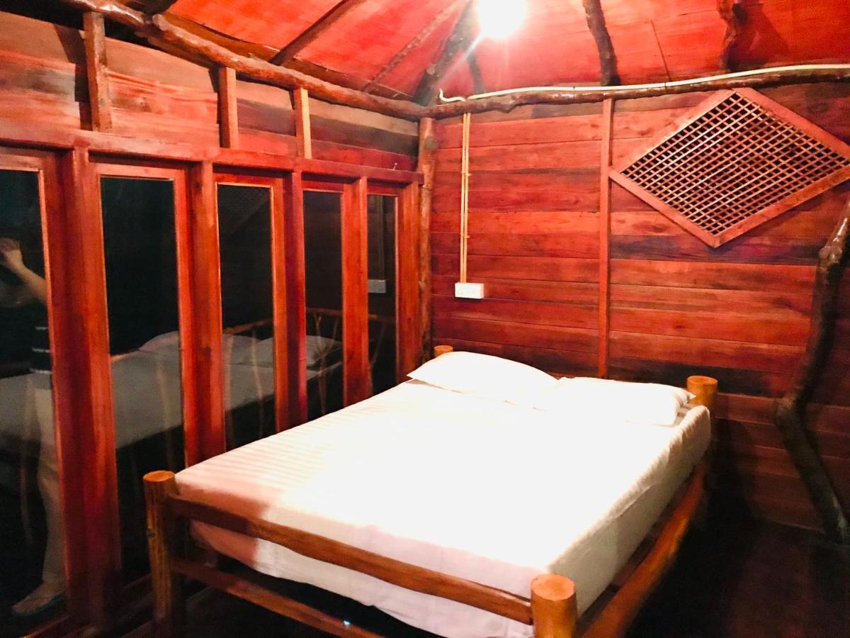 Hotel Yala Eco Tree House New à Tissamaharama Extérieur photo